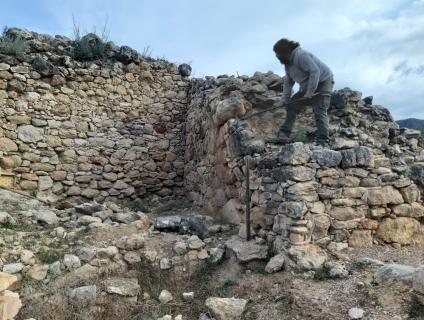 Tasques de deconstrucció i sanejament de la torre